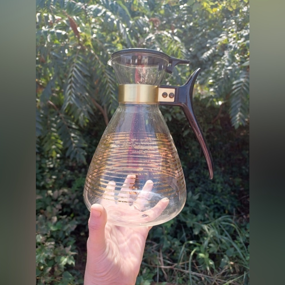 𝅺GOLD band Pyrex glass carafe/coffee pot from the 50s